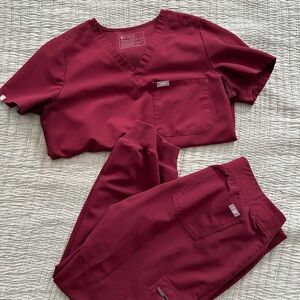 Figs Maroon Scrub Ensemble